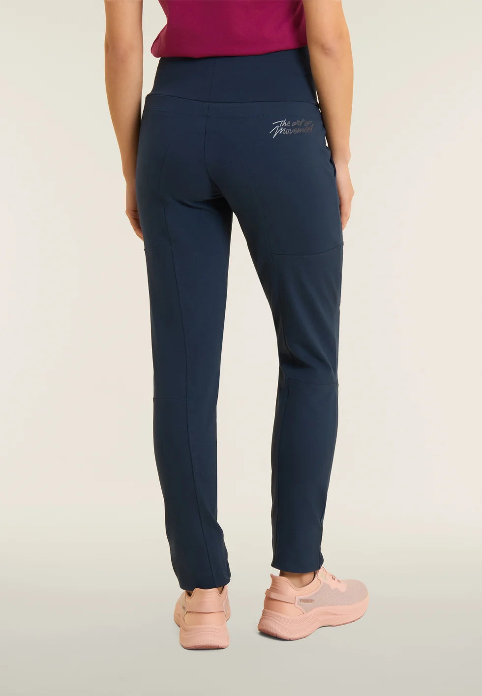 t-shirt + pantalone 