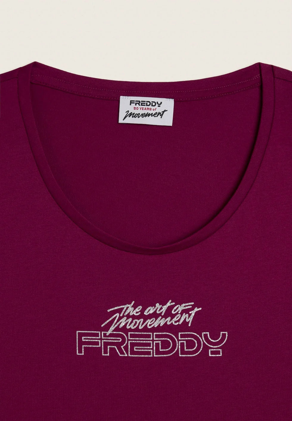t-shirt + pantalone 