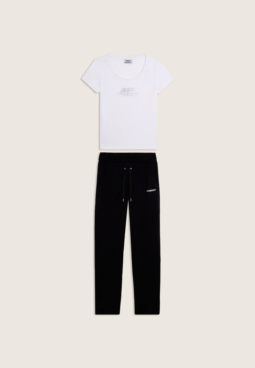 t-shirt + pantalone 