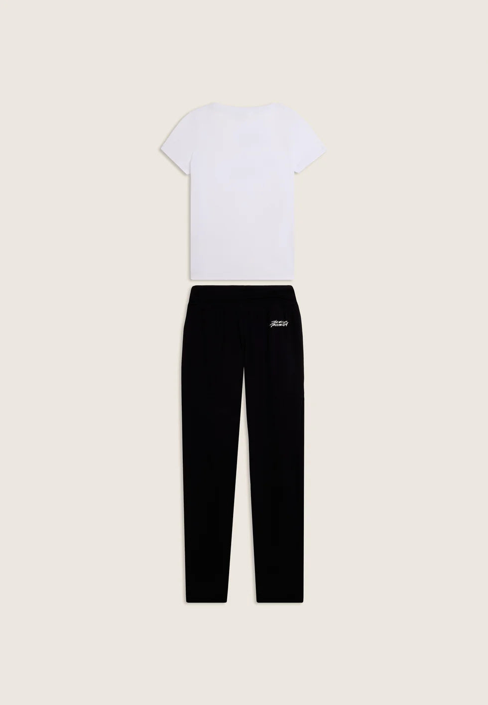 t-shirt + pantalone 