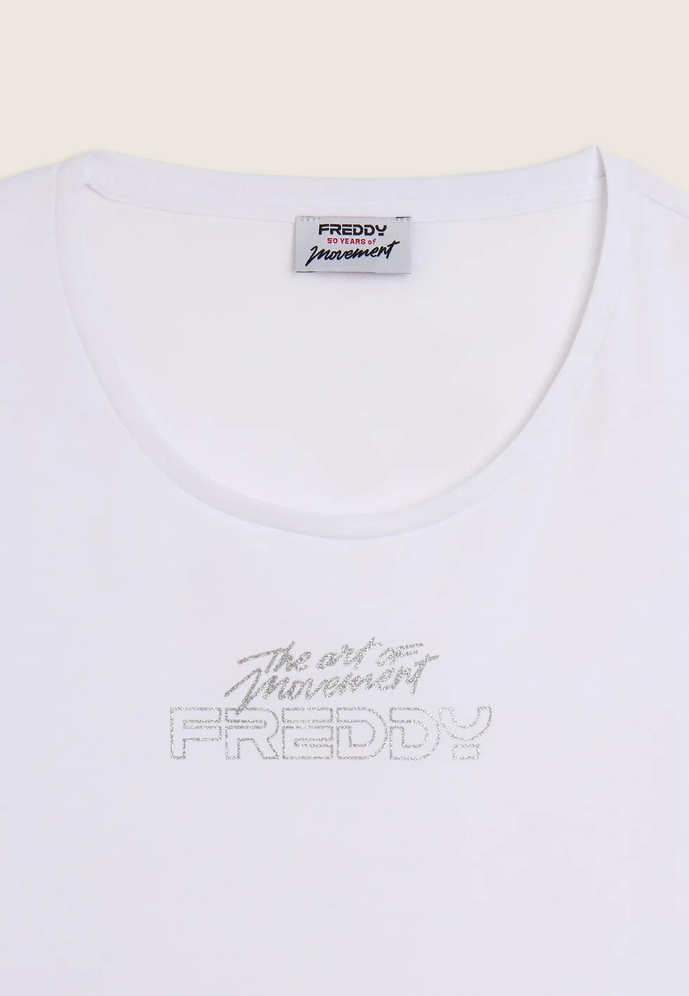 t-shirt + pantalone 