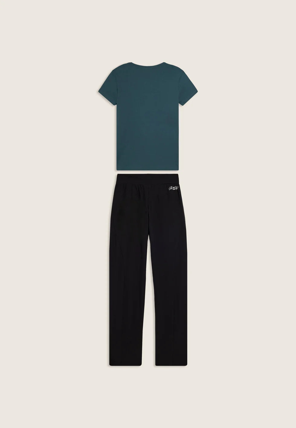 t-shirt + pantalone 