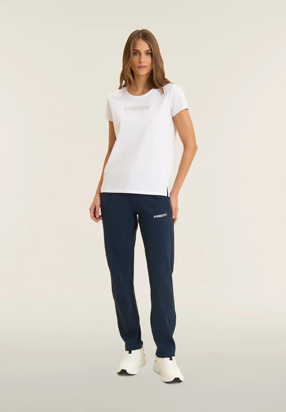 t-shirt + pantalone 
