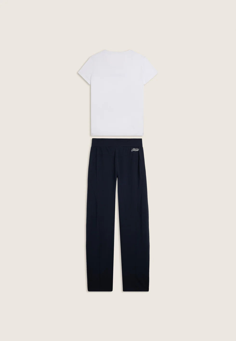 t-shirt + pantalone 